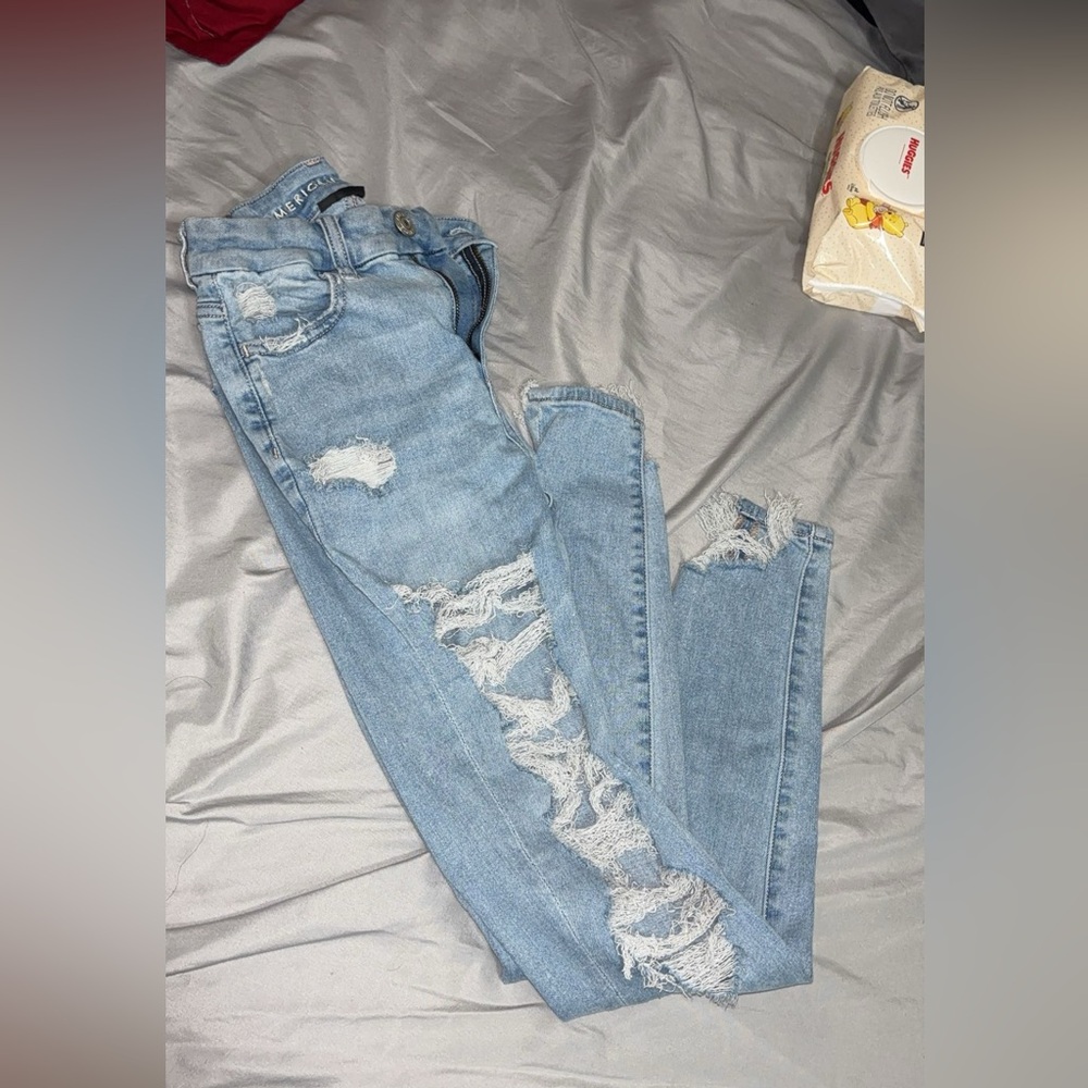 American Eagle Outfitters Light Blue Distressed Skinny Jeans